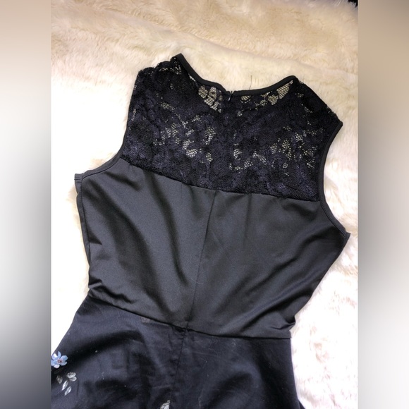 Casual Dress - Picture 7 of 8